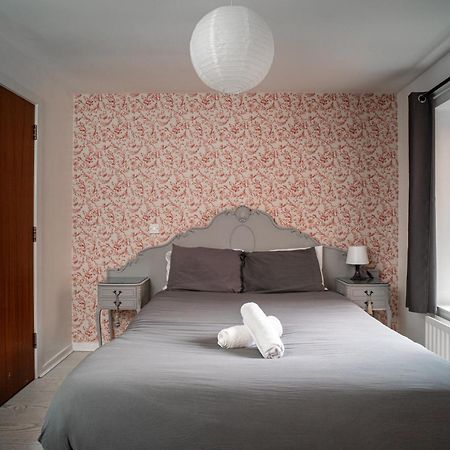 3 Bedroom Central Apartment In Belfast City Centre Екстер'єр фото