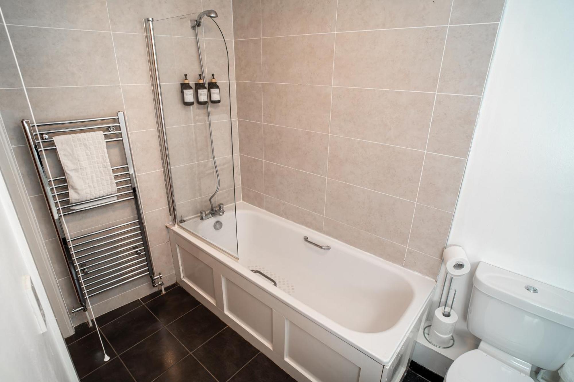 3 Bedroom Central Apartment In Belfast City Centre Екстер'єр фото
